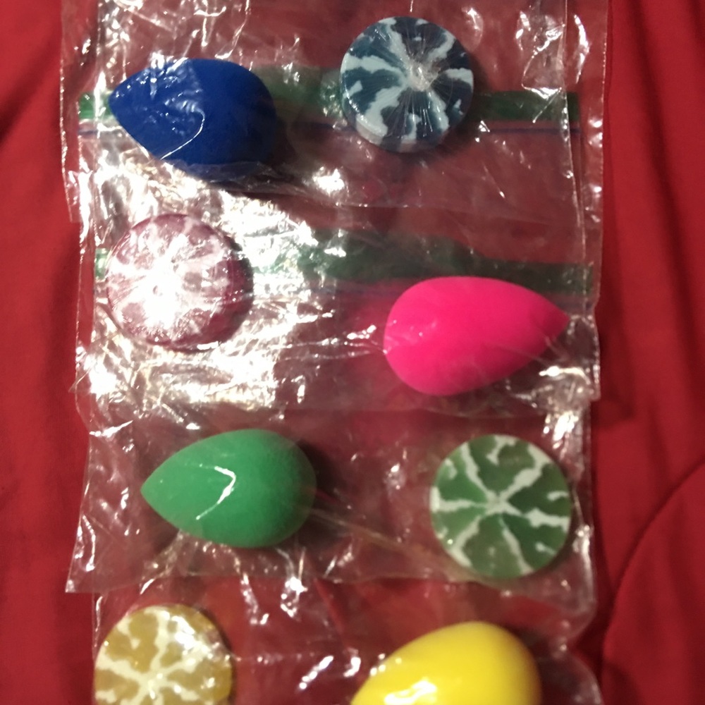 New without package Beauty Blenders with soaps: Blue, Pink, Yellow and Green